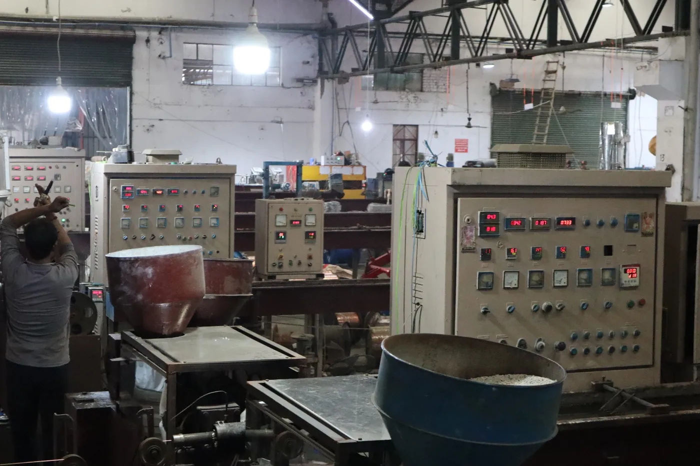 Compounding and dosing control station on the production line